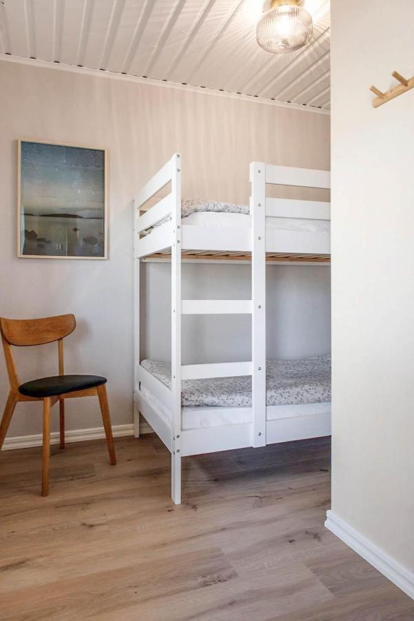 Nyrenoverat Gardshus Pa Havstomt Med Hoeg Standard Örnsköldsvik Екстериор снимка